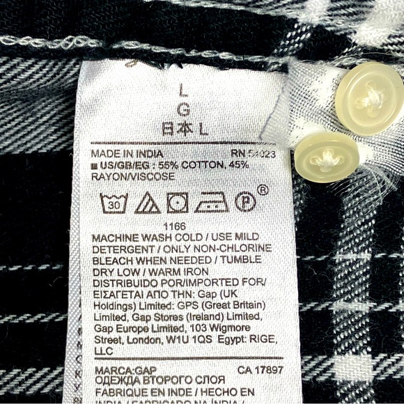GAP Flannel Black White Gray Plaid Button-Up Shirt Women's SZ Large Long Sleeve - Picture 7 of 7